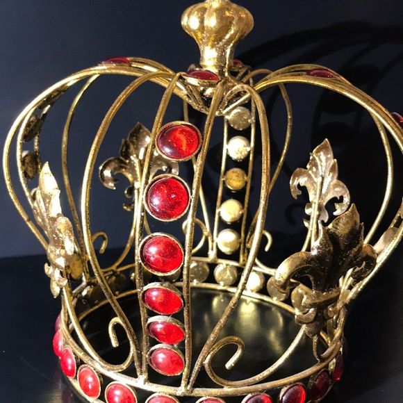 Large Home Decor Gold Crown - Picture 10 of 16